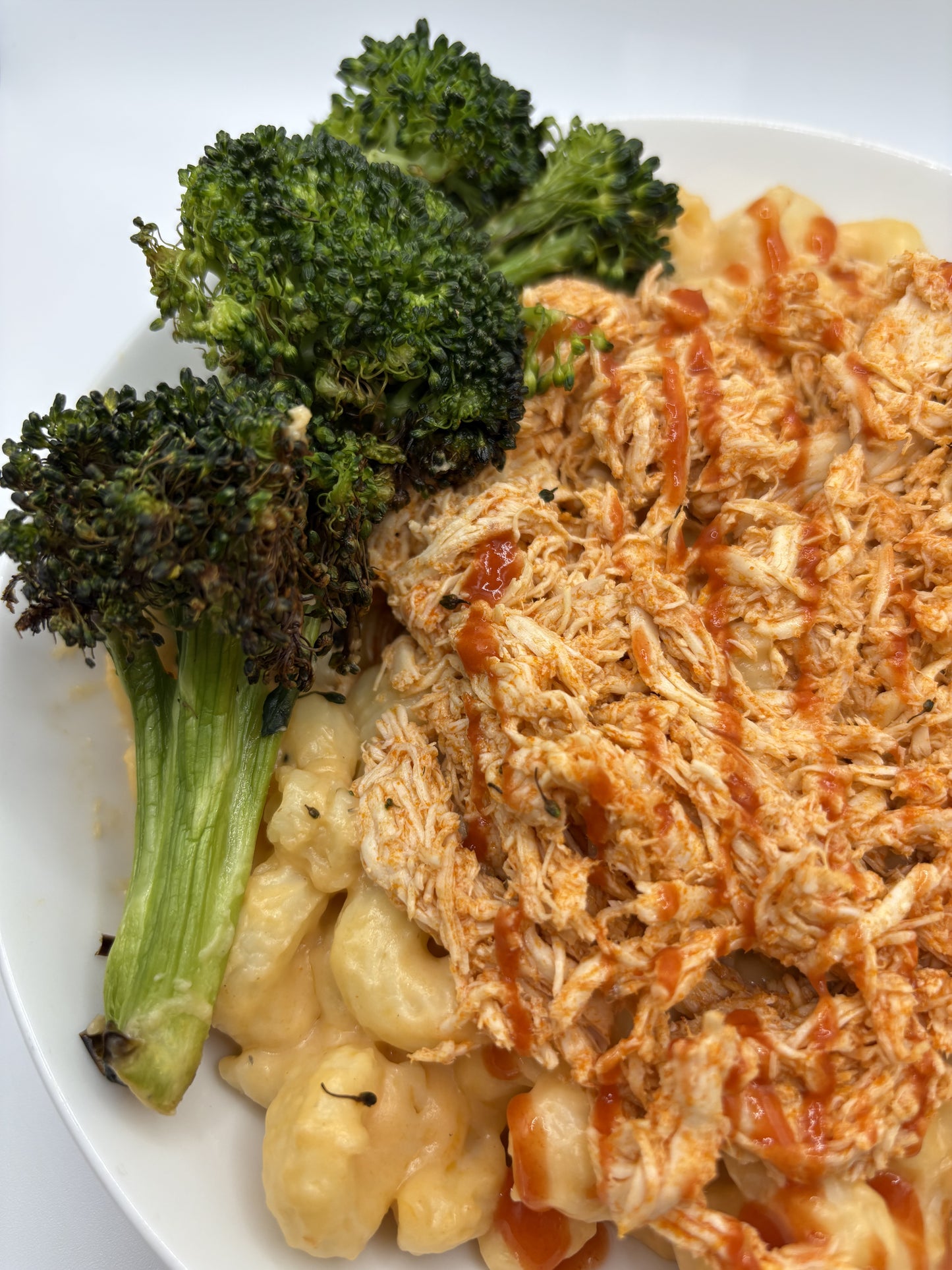 Buffalo Chicken Mac and Cheese / Macaroni Fromage au Poulet Buffalo