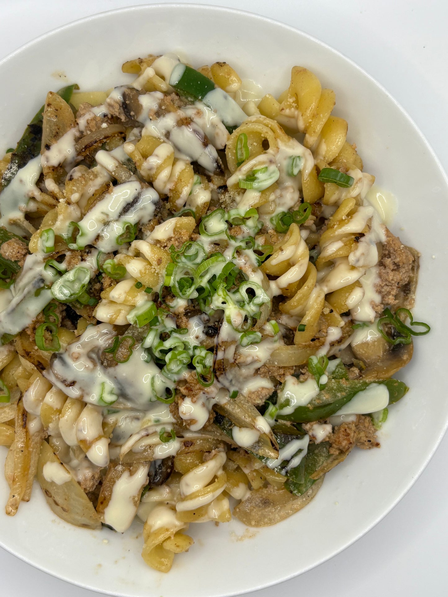 Turkey Philly Cheese Pasta / Pâtes à la Dinde Philly Cheese