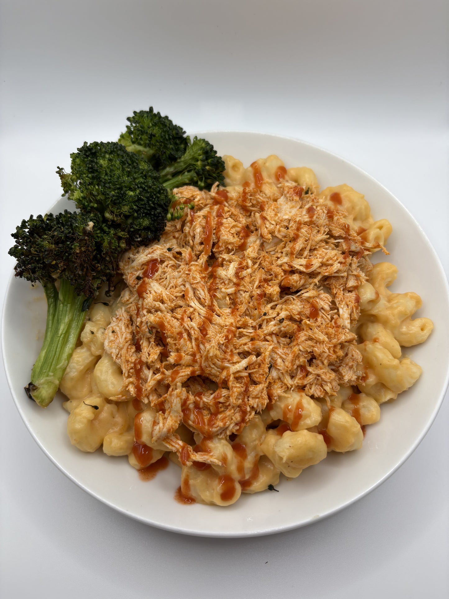 Buffalo Chicken Mac and Cheese / Macaroni Fromage au Poulet Buffalo