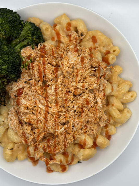 Buffalo Chicken Mac and Cheese / Macaroni Fromage au Poulet Buffalo